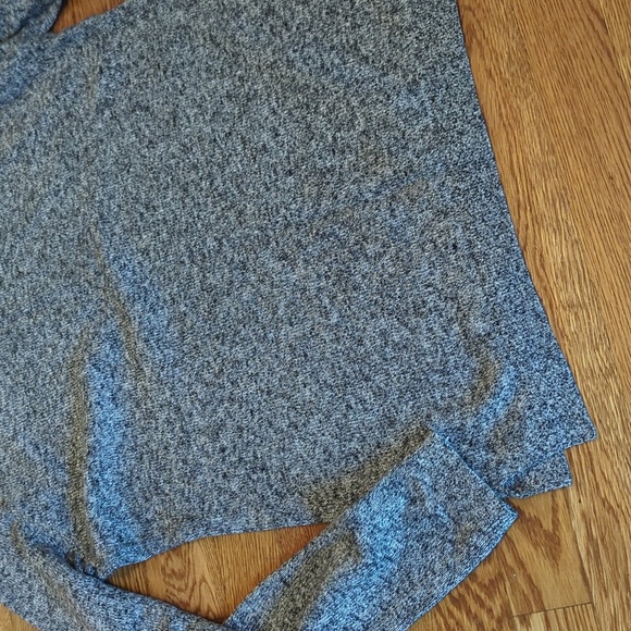 Women's Old Navy Black/Gray Lightweight Sweater, Medium - Picture 8 of 8